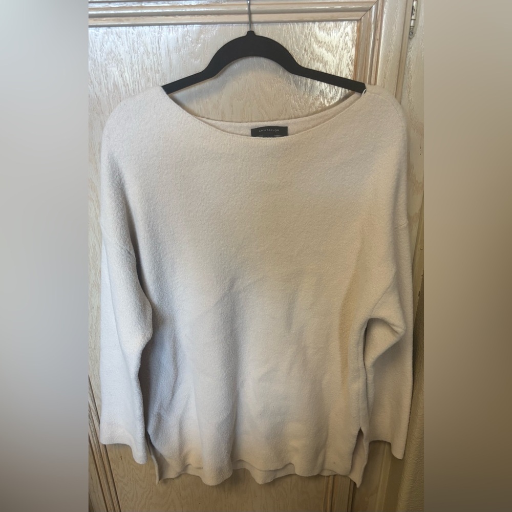 Ann Taylor Sweater Womens Large Cream Ivory Boatneck Long Sleeve Office Casual‎
